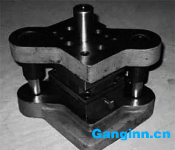 沖孔落料級進模 沖孔落料級進模